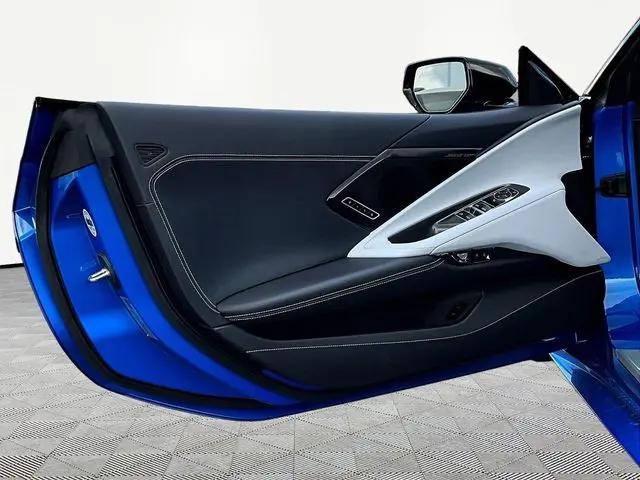 2025 Chevrolet Corvette Stingray RWD Convertible 2LT