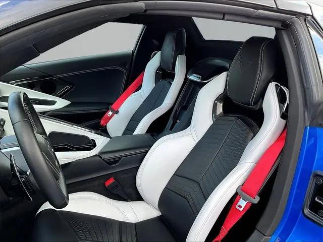 2025 Chevrolet Corvette Stingray RWD Convertible 2LT