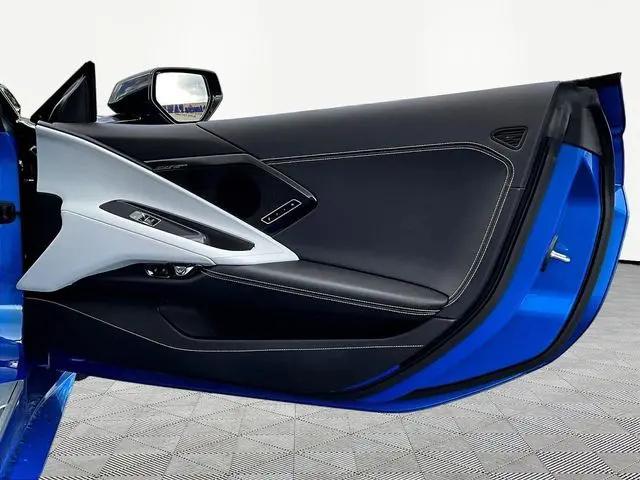 2025 Chevrolet Corvette Stingray RWD Convertible 2LT