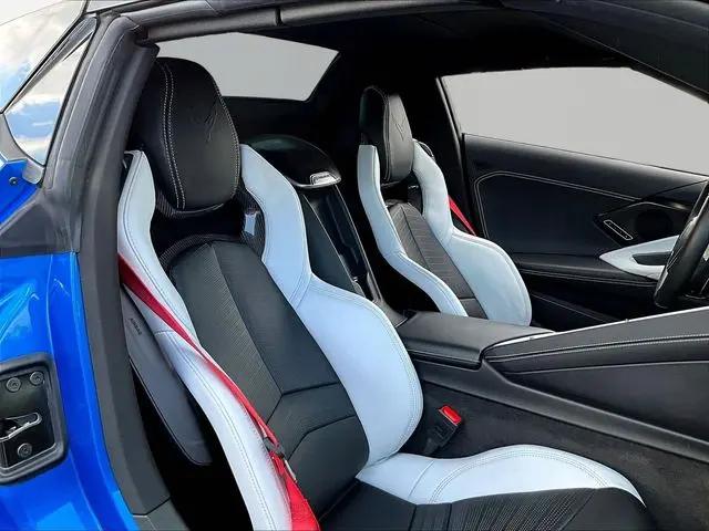 2025 Chevrolet Corvette Stingray RWD Convertible 2LT