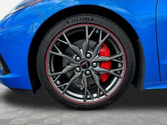 2025 Chevrolet Corvette Stingray RWD Convertible 2LT