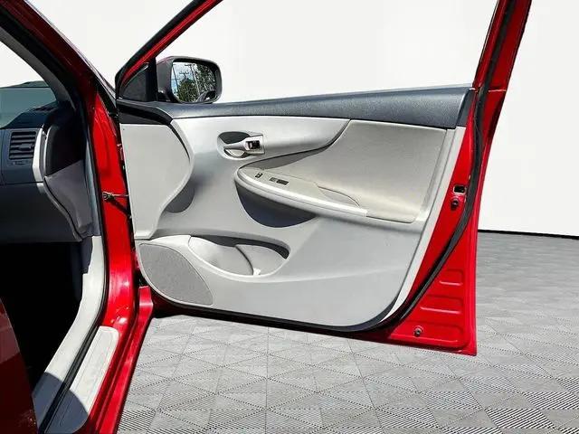 2011 Toyota Corolla LE
