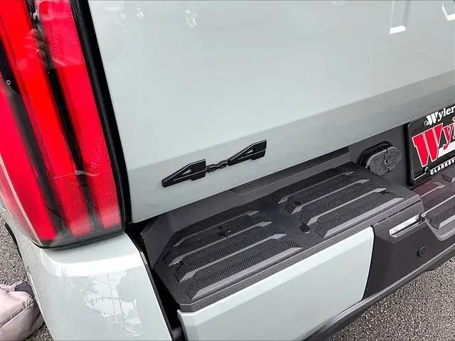 2026 Toyota Tundra Platinum CrewMax 5.5' Bed