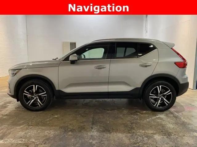 2025 Volvo XC40 B5 Core Bright Theme