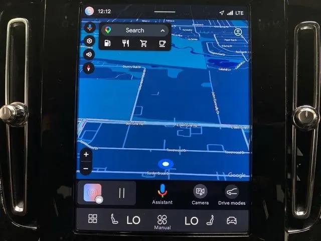 2025 Volvo XC40 B5 Core Bright Theme