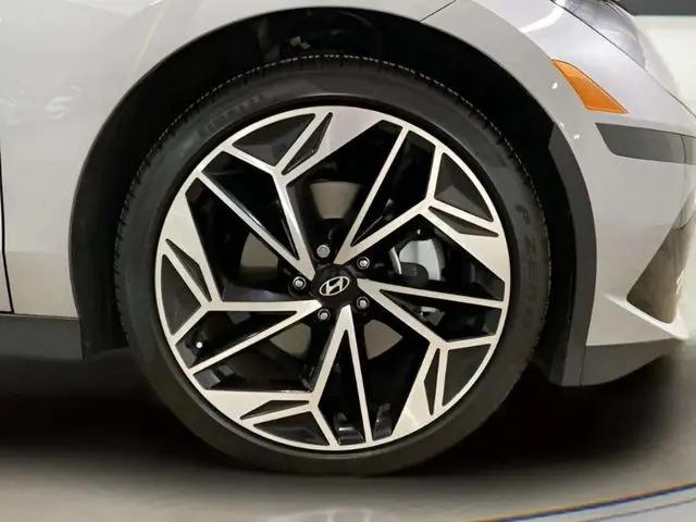 2025 Hyundai IONIQ 6 SEL