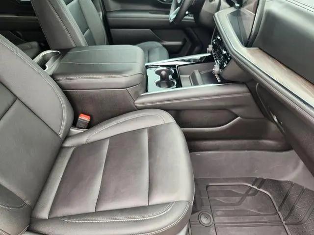 2026 Chevrolet Suburban LT, RWD