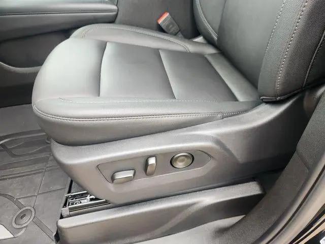 2026 Chevrolet Suburban LT, RWD