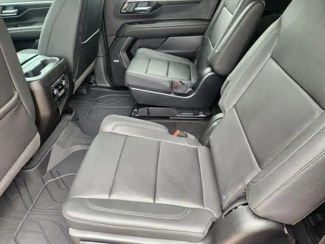 2026 Chevrolet Suburban LT, RWD
