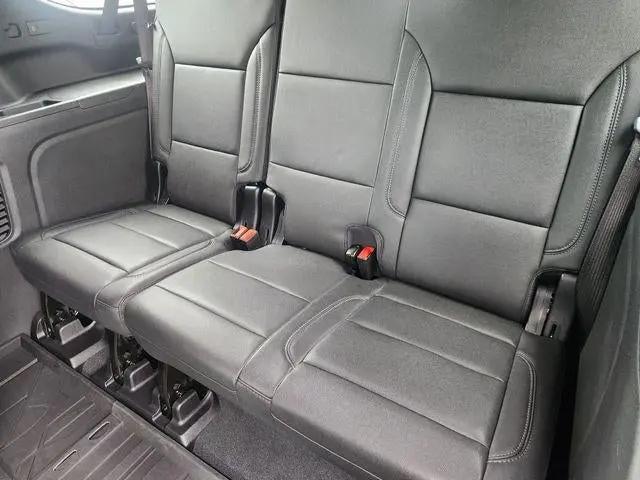 2026 Chevrolet Suburban LT, RWD