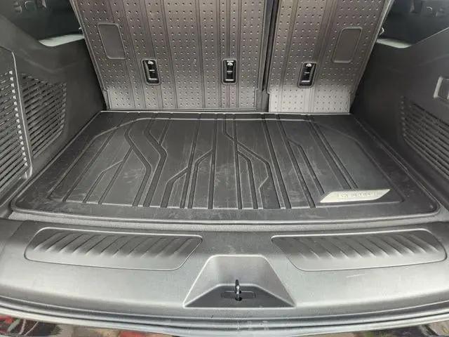 2026 Chevrolet Suburban LT, RWD