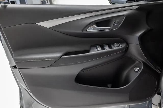 2024 Buick NV Avenir FWD