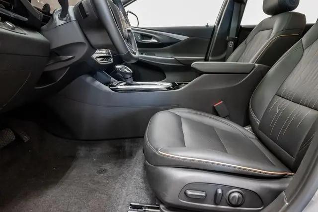 2024 Buick NV Avenir FWD