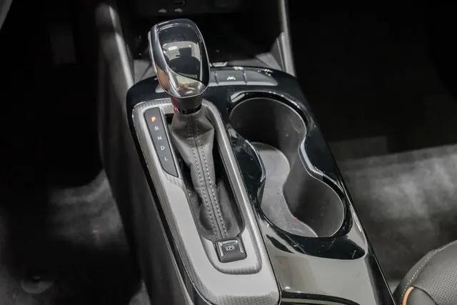 2024 Buick NV Avenir FWD