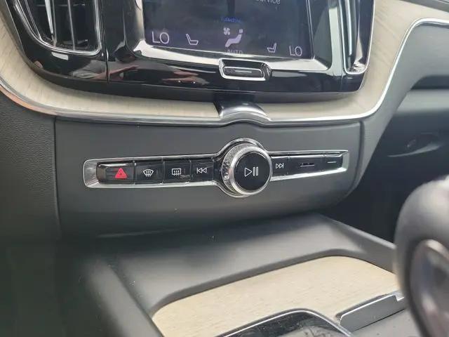 2021 Volvo XC60 T5 Inscription