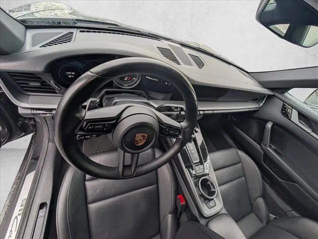 2020 Porsche 911 Carrera
