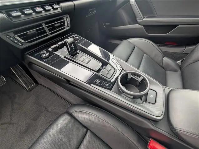 2020 Porsche 911 Carrera