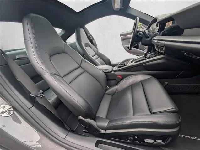 2020 Porsche 911 Carrera