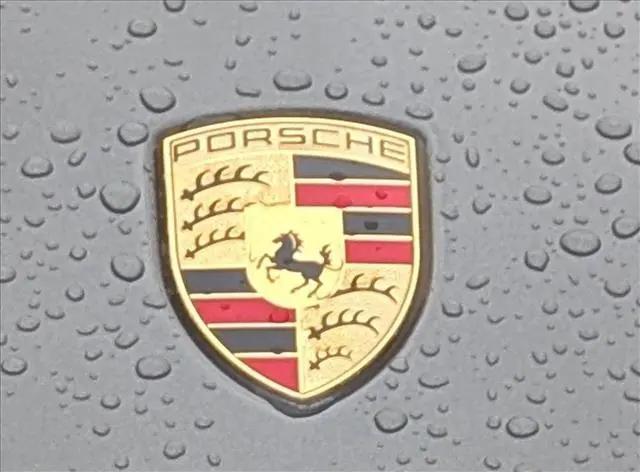 2020 Porsche 911 Carrera