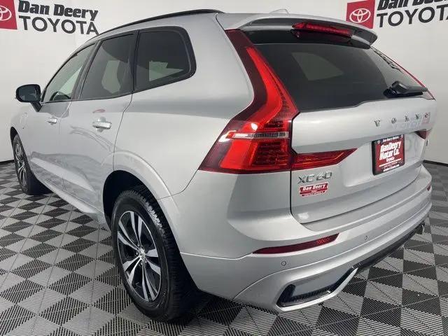 2024 Volvo XC60 Recharge T8 Core Dark Theme