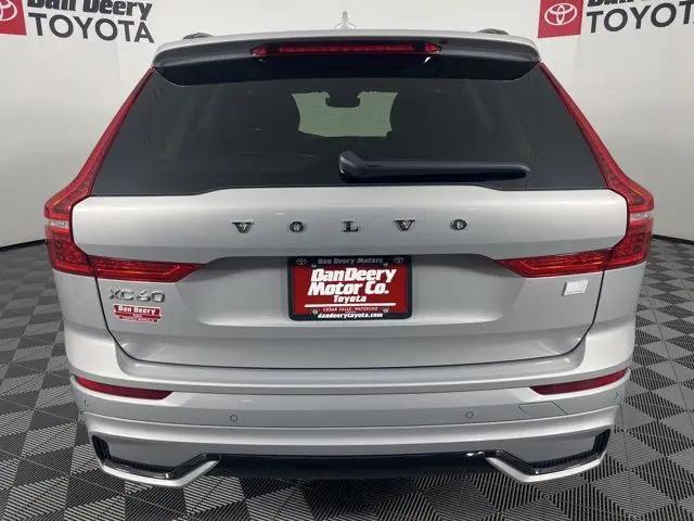 2024 Volvo XC60 Recharge T8 Core Dark Theme