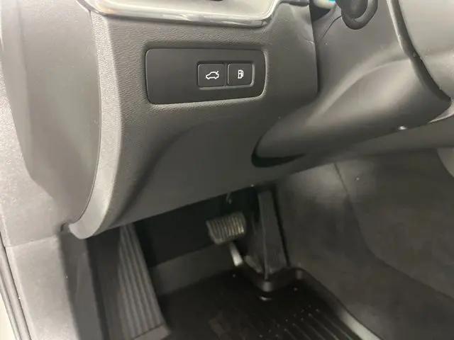 2024 Volvo XC60 Recharge T8 Core Dark Theme