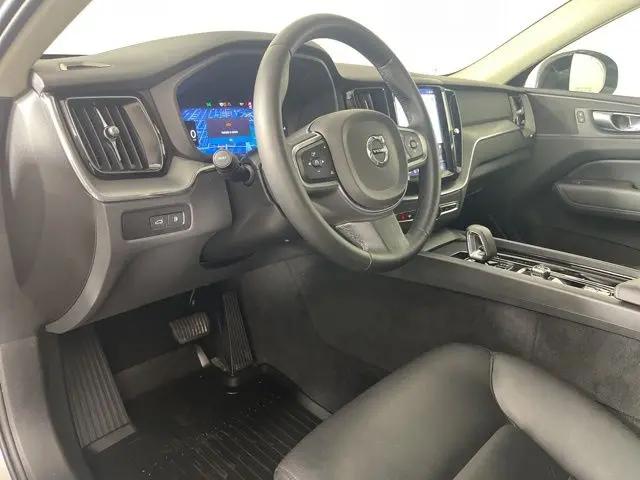 2024 Volvo XC60 Recharge T8 Core Dark Theme