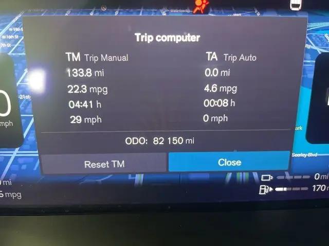 2024 Volvo XC60 Recharge T8 Core Dark Theme