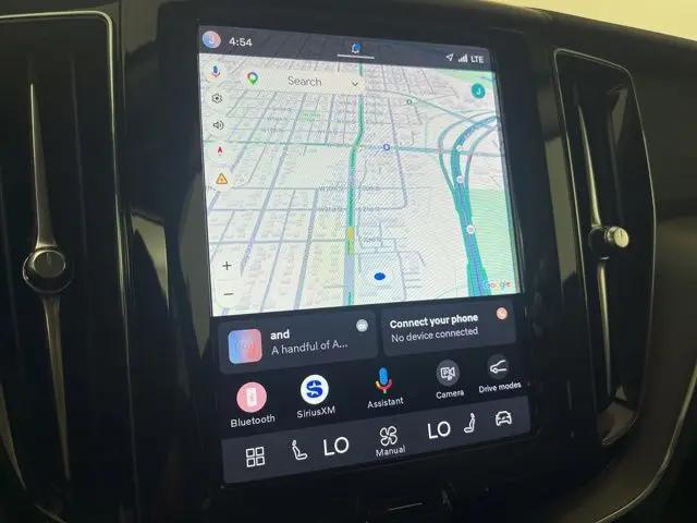 2024 Volvo XC60 Recharge T8 Core Dark Theme