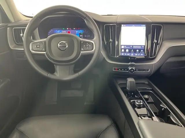 2024 Volvo XC60 Recharge T8 Core Dark Theme
