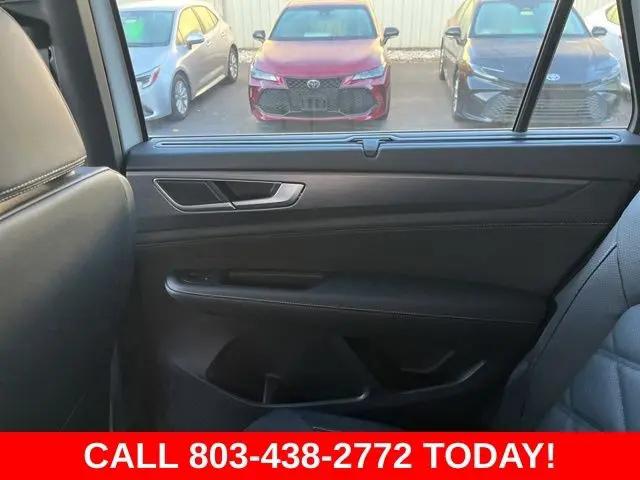 2024 Volkswagen Atlas Cross Sport 2.0T SE w/Technology