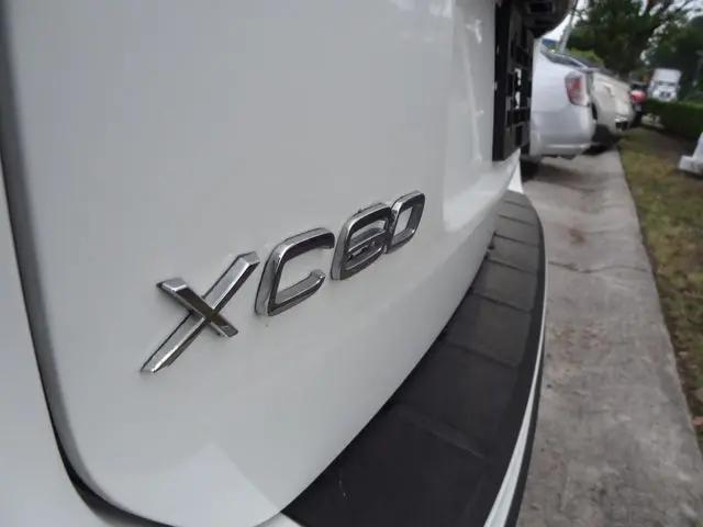 2010 Volvo XC60 T6
