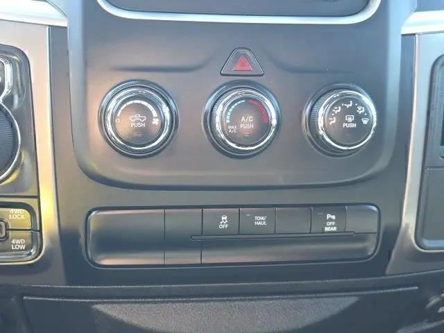 2024 Ram 1500 Classic Warlock Crew Cab 4x4 5'7" Box