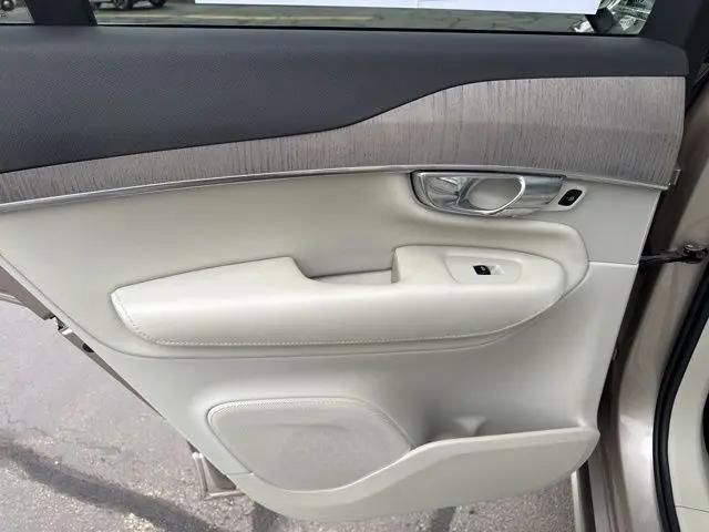 2024 Volvo XC90 B6 Plus Bright Theme 7-Seater