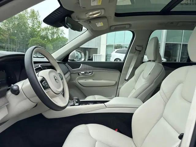 2024 Volvo XC90 B6 Plus Bright Theme 7-Seater