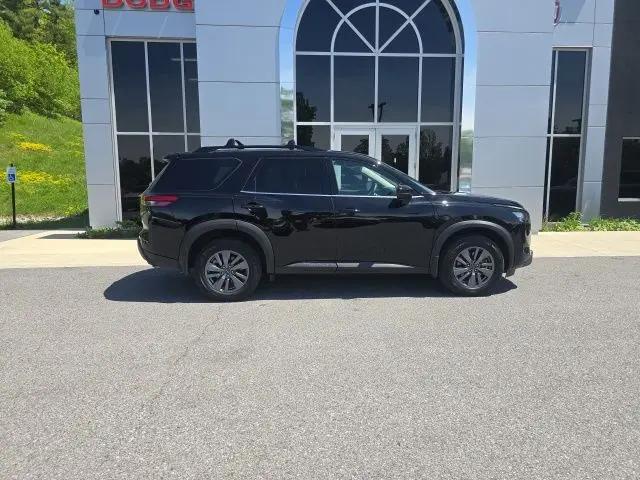2025 Nissan Pathfinder SV 4WD