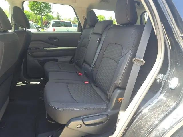 2025 Nissan Pathfinder SV 4WD