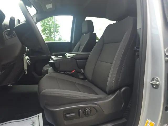 2022 Chevrolet Silverado 1500 4WD Crew Cab Short Bed Custom