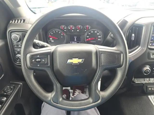 2022 Chevrolet Silverado 1500 4WD Crew Cab Short Bed Custom