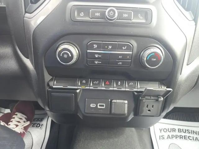 2022 Chevrolet Silverado 1500 4WD Crew Cab Short Bed Custom