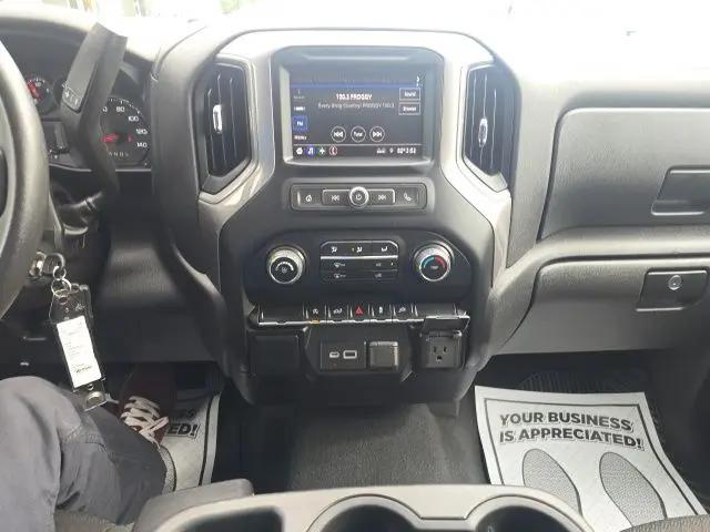 2022 Chevrolet Silverado 1500 4WD Crew Cab Short Bed Custom