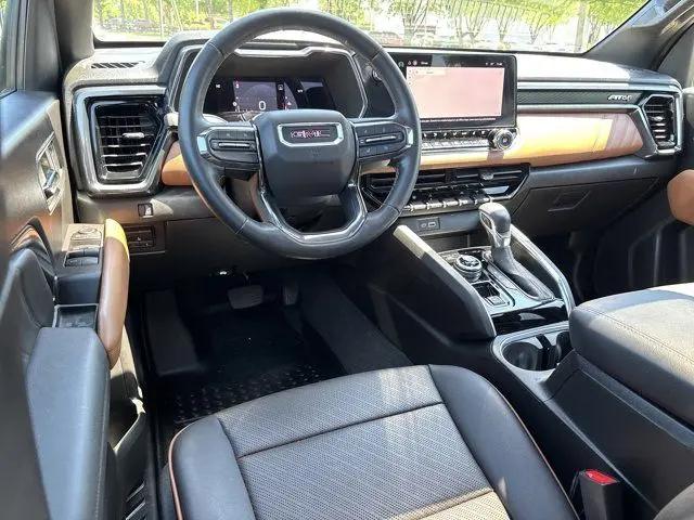2023 GMC Canyon 4WD Crew Cab Short Box AT4