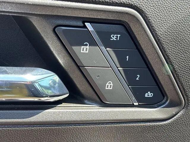 2023 GMC Canyon 4WD Crew Cab Short Box AT4