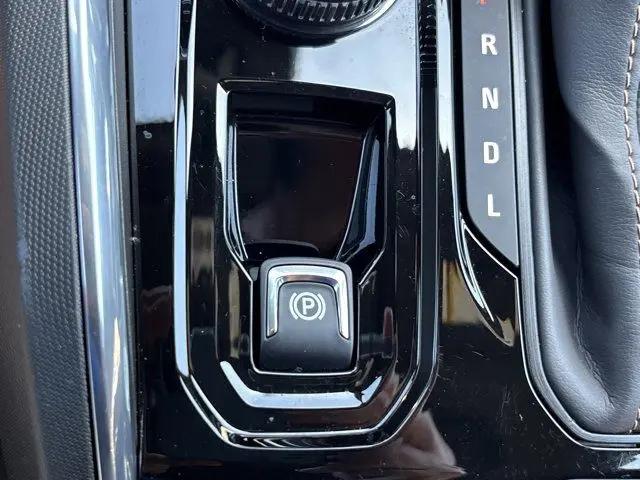 2023 GMC Canyon 4WD Crew Cab Short Box AT4