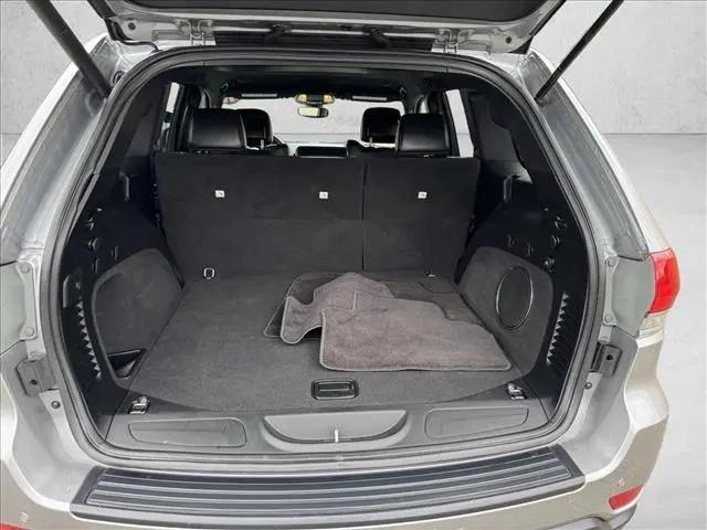 2019 Jeep Grand Cherokee Laredo E 4x2