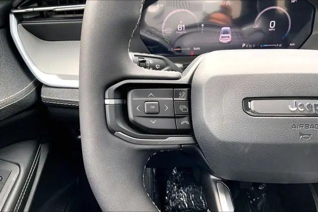 2026 Jeep Cherokee Laredo 4x4