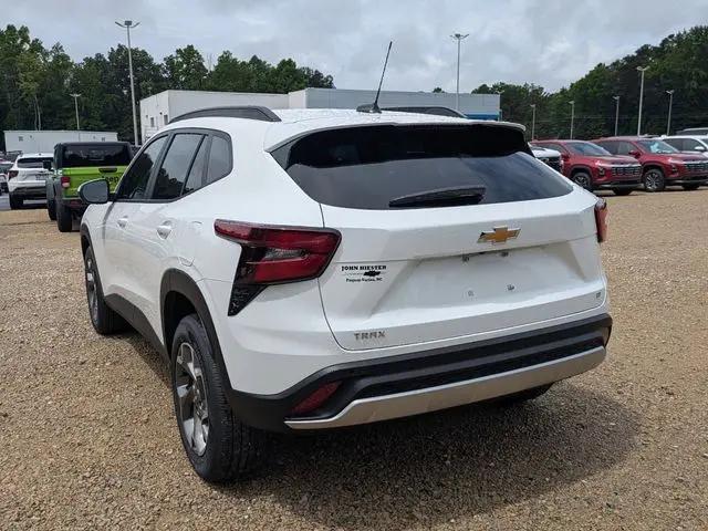 2026 Chevrolet Trax FWD LT