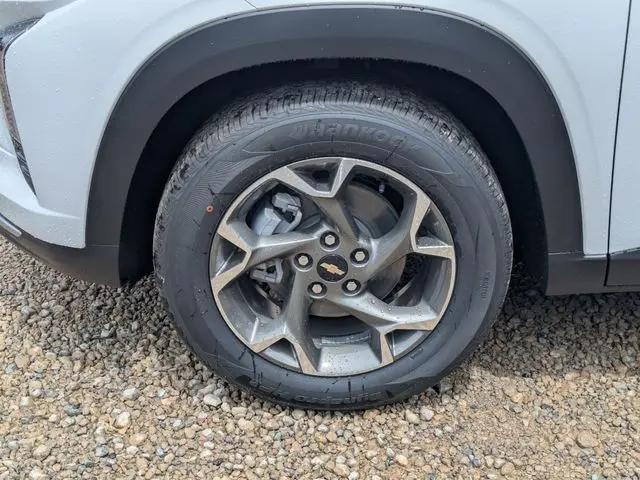 2026 Chevrolet Trax FWD LT