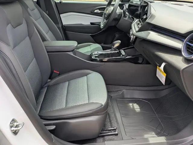 2026 Chevrolet Trax FWD LT