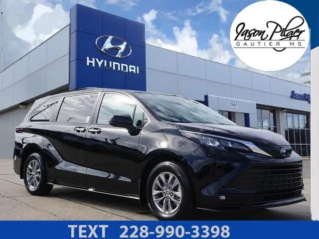 2025 Toyota Sienna XLE for sale in Gautier, MS